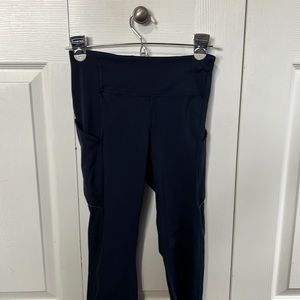 Lululemon navy leggings, speed up style size Luxtreme material